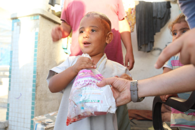 Agihan daging di Gaza
